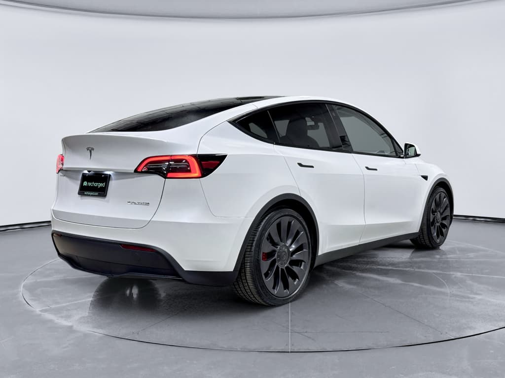2023 Tesla Model Y view 3