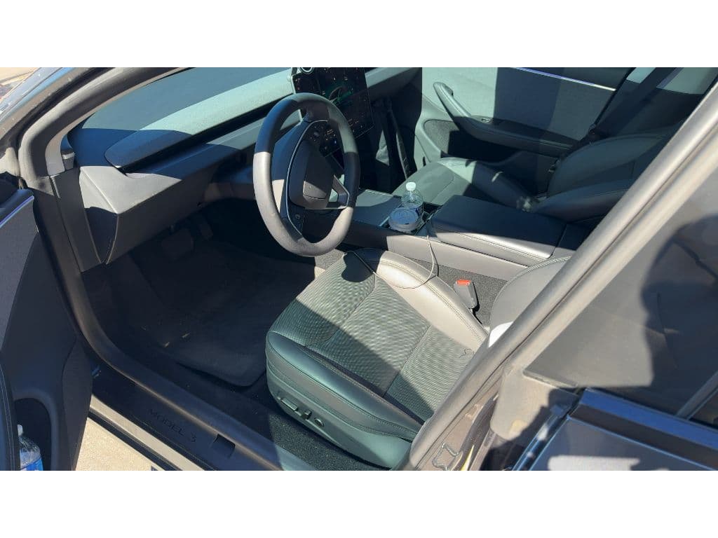 2024 Tesla Model 3 view 3
