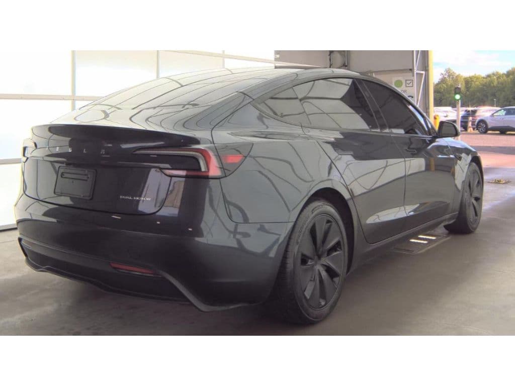 2024 Tesla Model 3 view 3