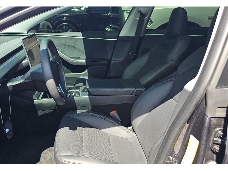 2024 Tesla Model 3 view 5