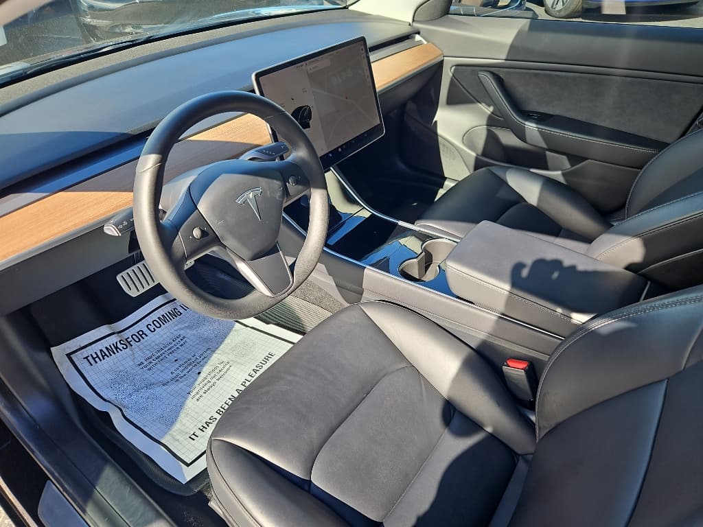 2020 Tesla Model 3 view 16