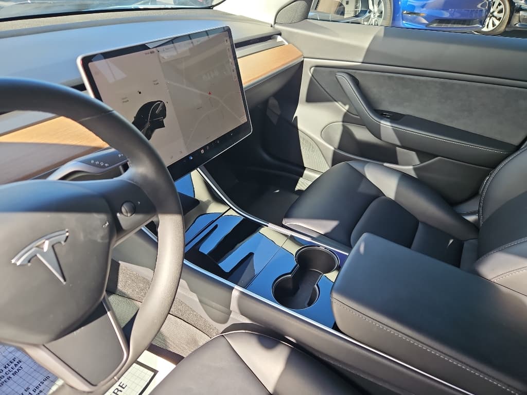 2020 Tesla Model 3 view 17