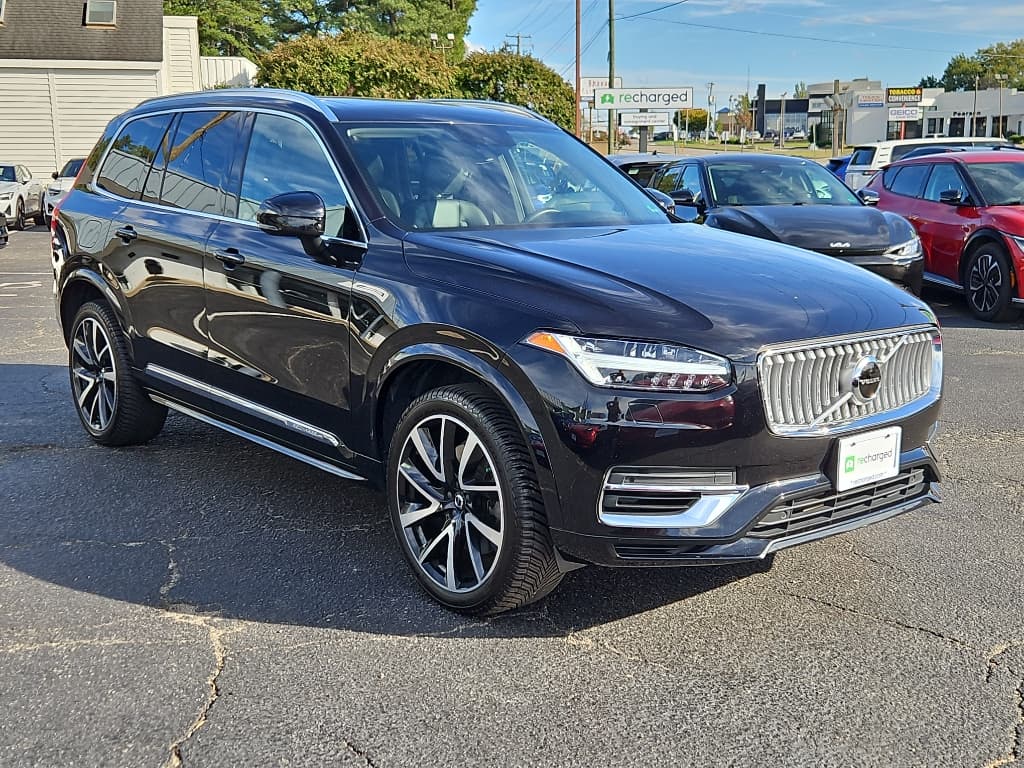 2021 Volvo XC90 view 4