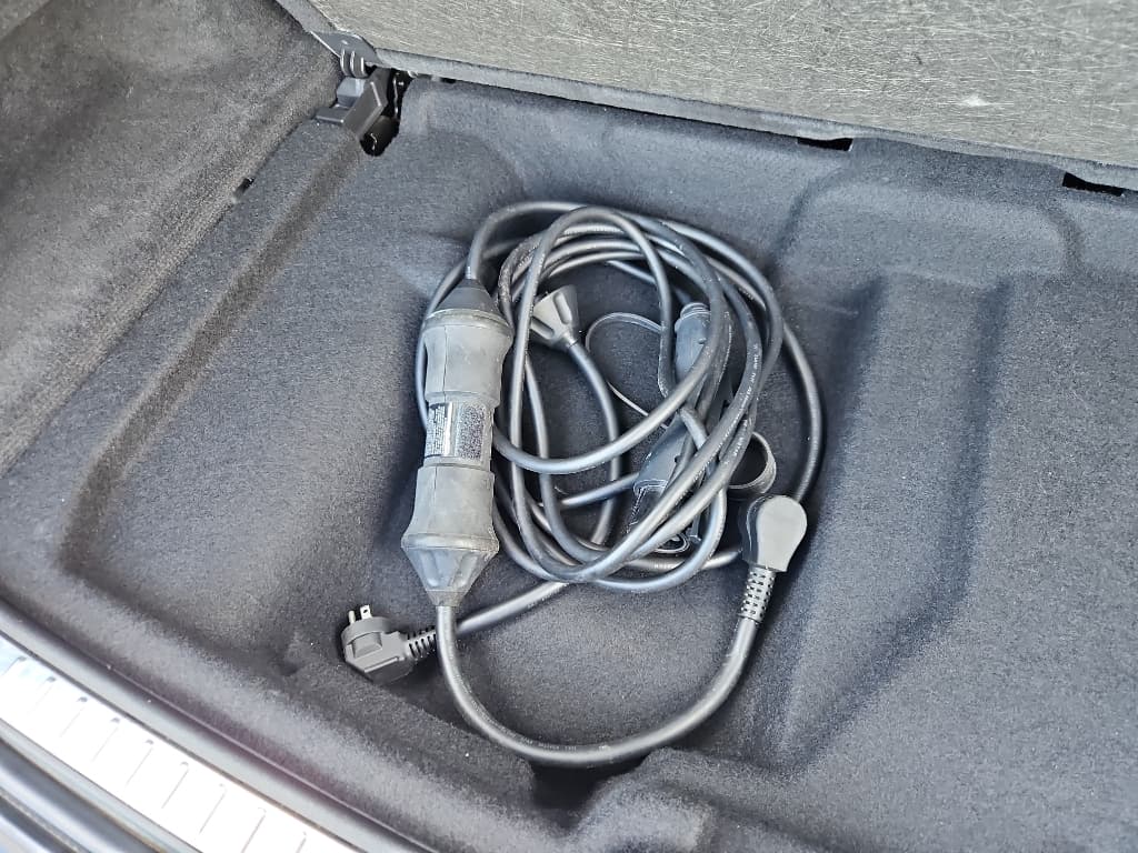 2021 Volvo XC90 view 6