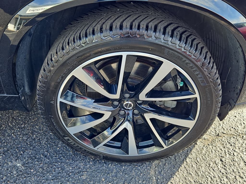 2021 Volvo XC90 view 36