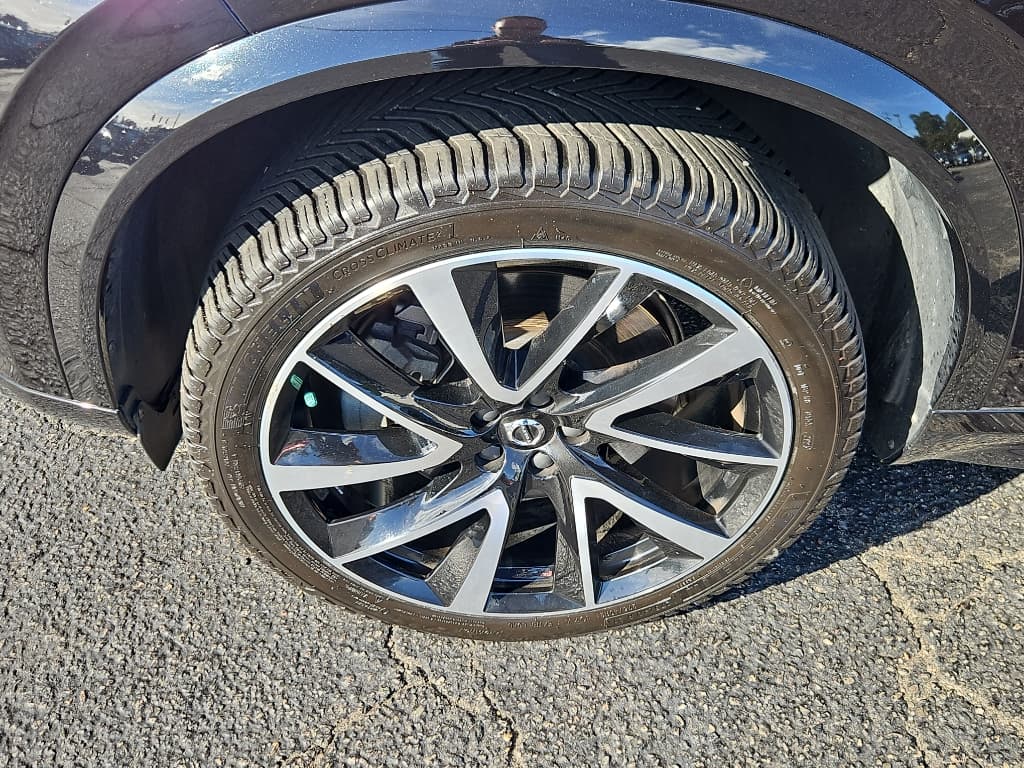 2021 Volvo XC90 view 30