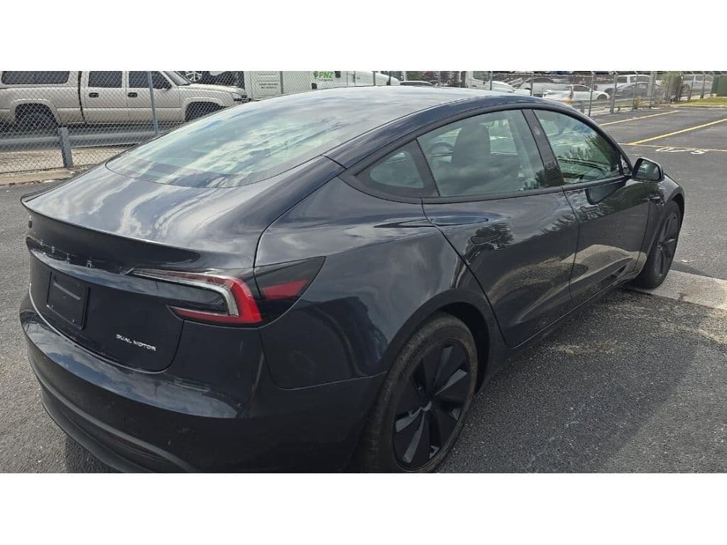 2024 Tesla Model 3 view 3