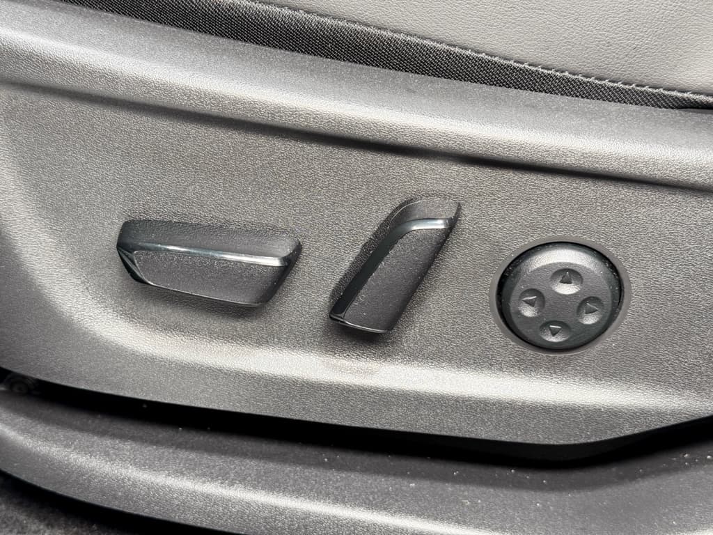 2024 Nissan Ariya view 7