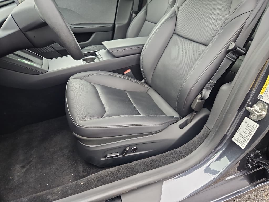 2024 Tesla Model 3 view 7