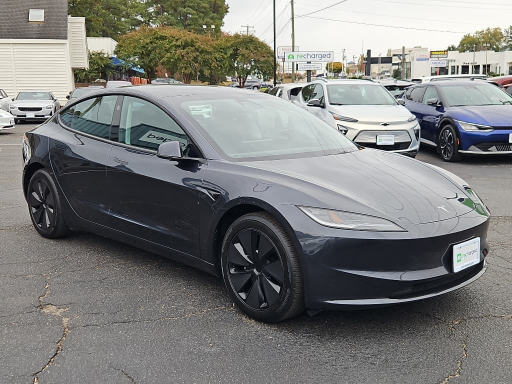 2024 Tesla Model 3 view 4