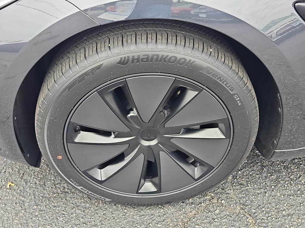 2024 Tesla Model 3 view 26