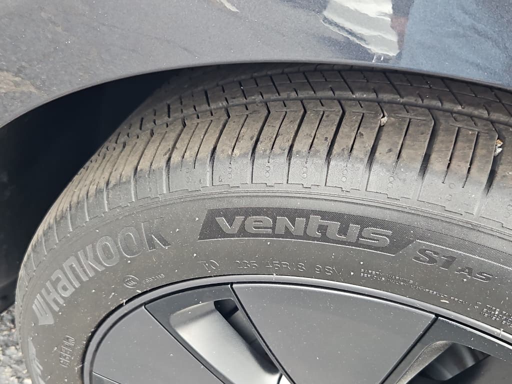 2024 Tesla Model 3 view 33