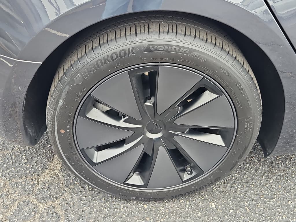 2024 Tesla Model 3 view 30