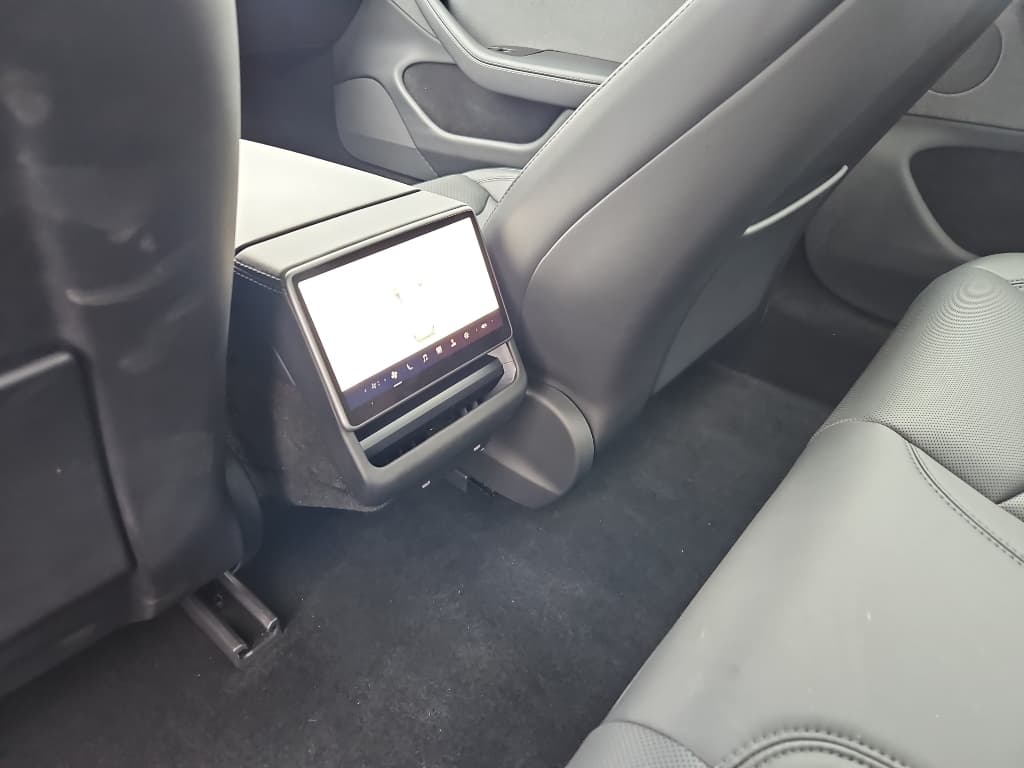 2024 Tesla Model 3 view 20