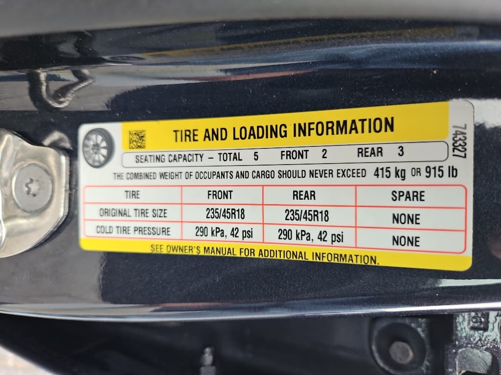 2024 Tesla Model 3 view 25