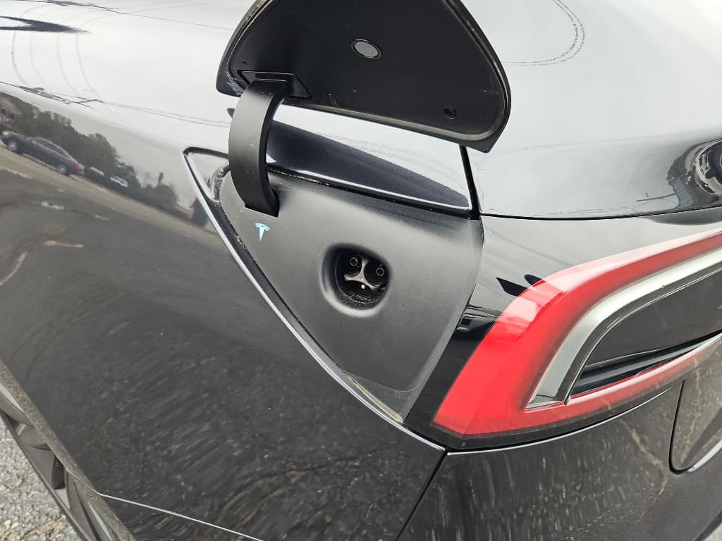 2024 Tesla Model 3 view 5