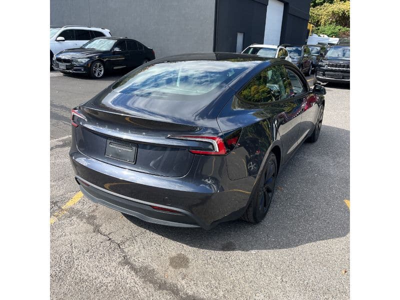 2024 Tesla Model 3 view 3