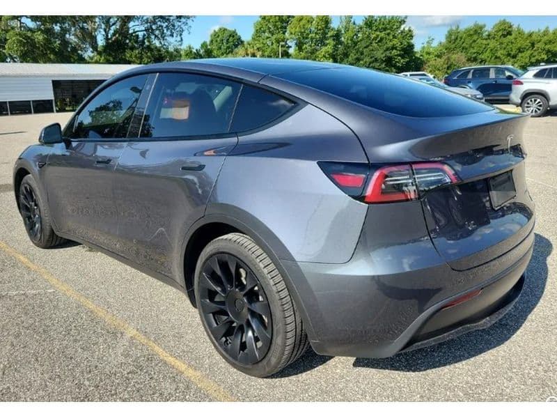 2023 Tesla Model Y view 4