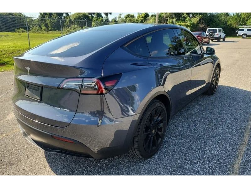 2023 Tesla Model Y view 3