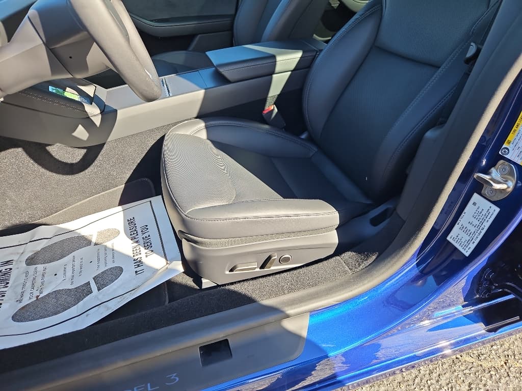 2024 Tesla Model 3 view 7