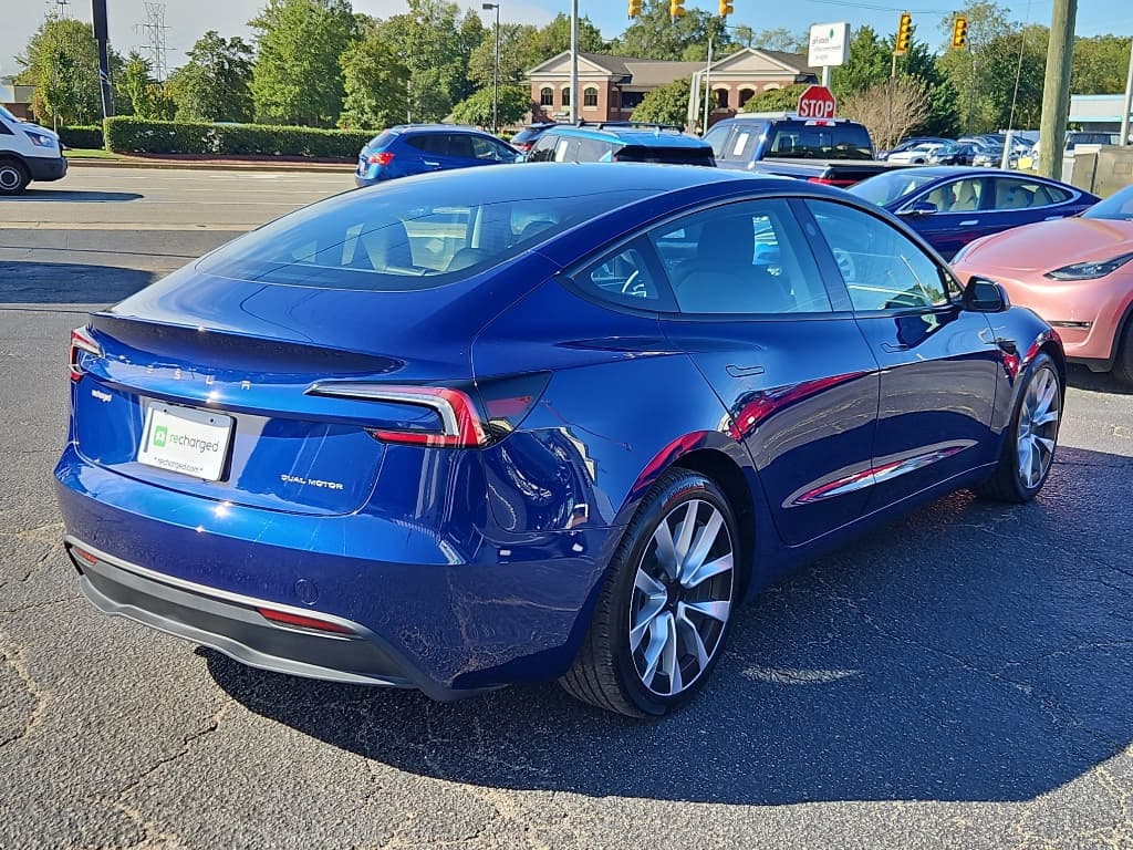 2024 Tesla Model 3 view 3