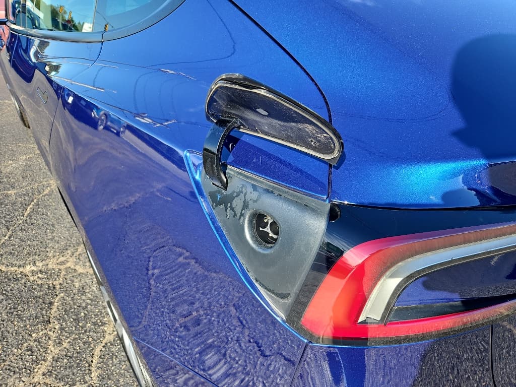 2024 Tesla Model 3 view 5