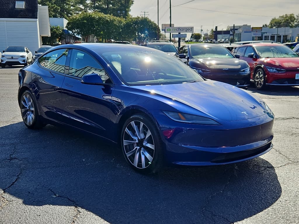 2024 Tesla Model 3 view 4