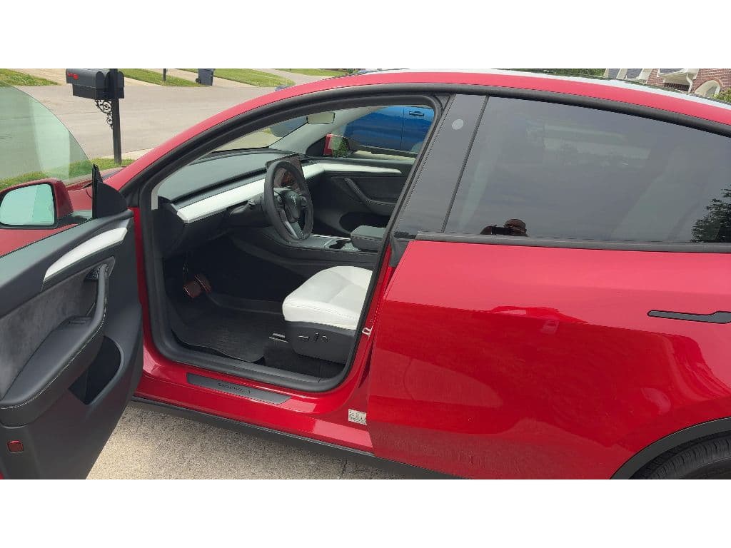 2023 Tesla Model Y view 6
