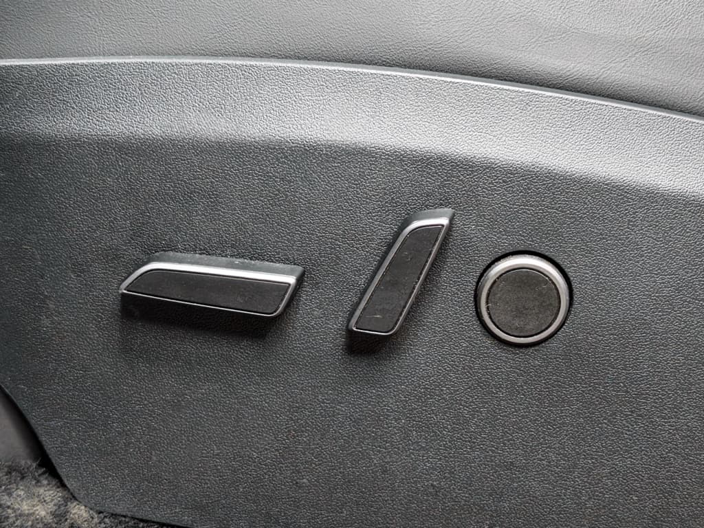 2023 Tesla Model Y view 7