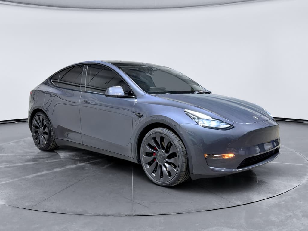 2023 Tesla Model Y view 4