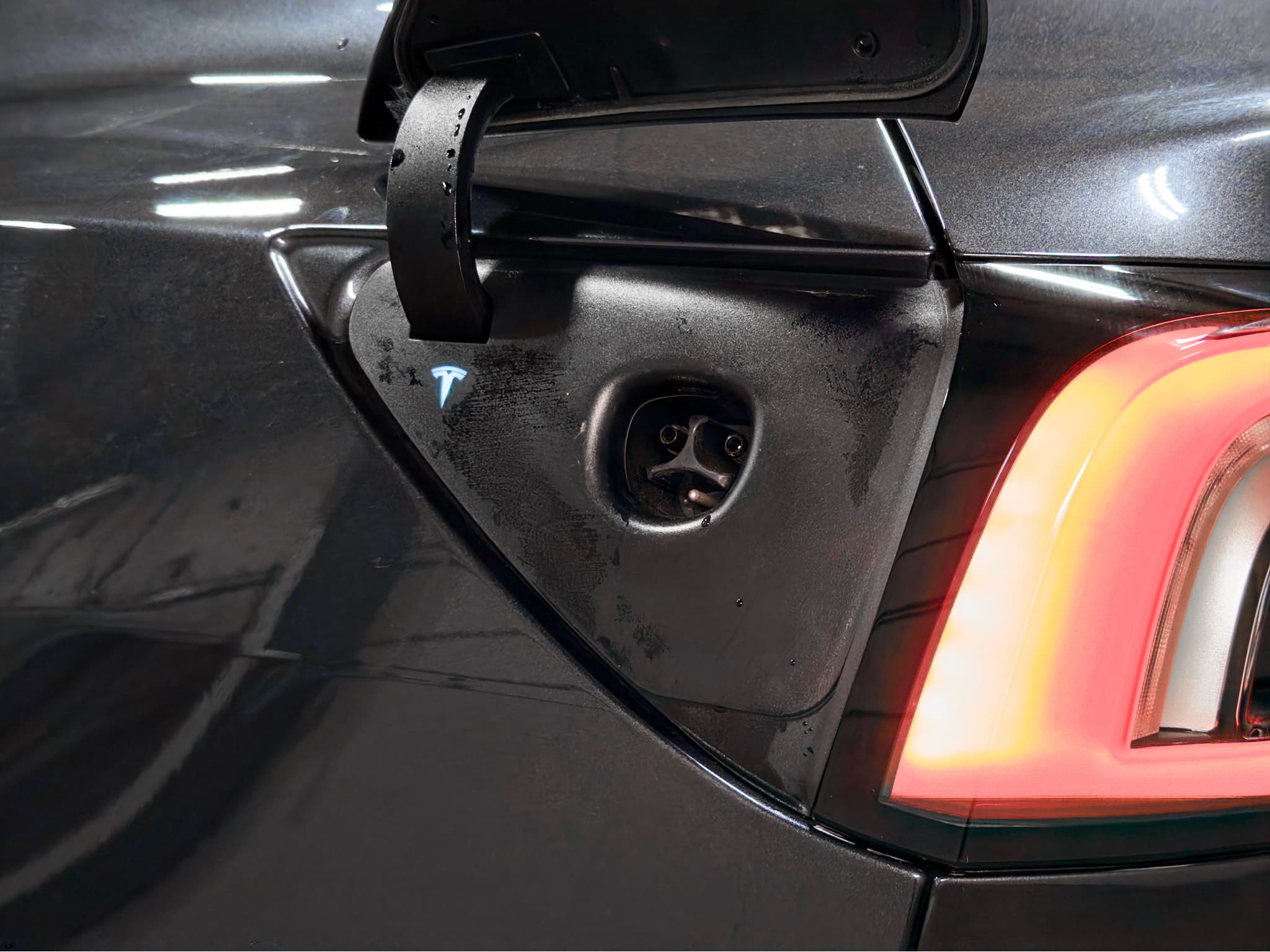 2024 Tesla Model 3 view 5