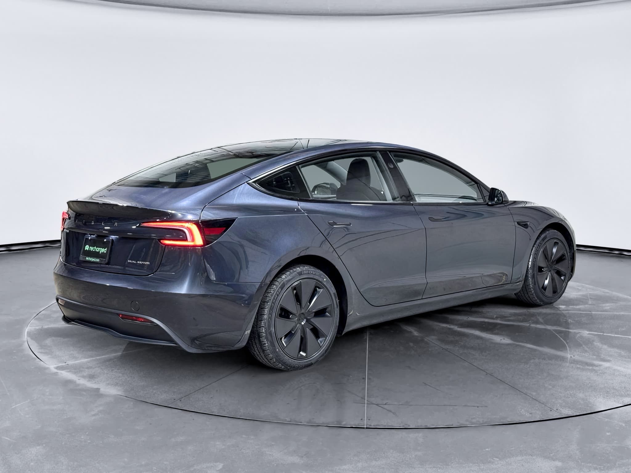 2024 Tesla Model 3 view 3