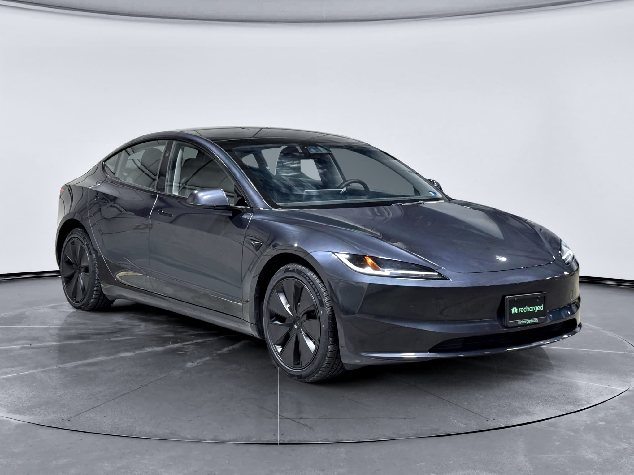 2024 Tesla Model 3 view 4