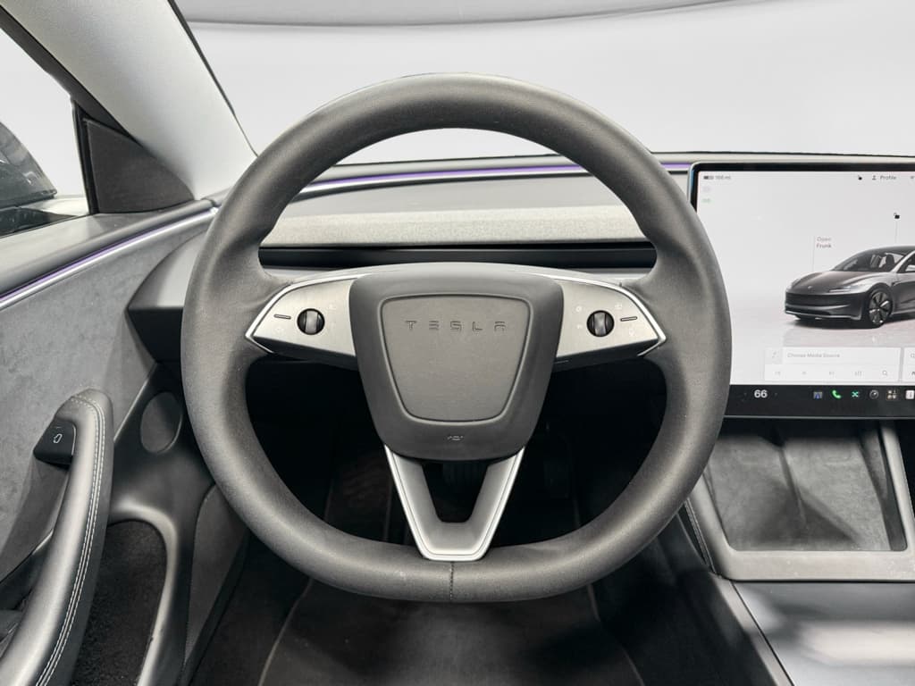 2024 Tesla Model 3 view 7