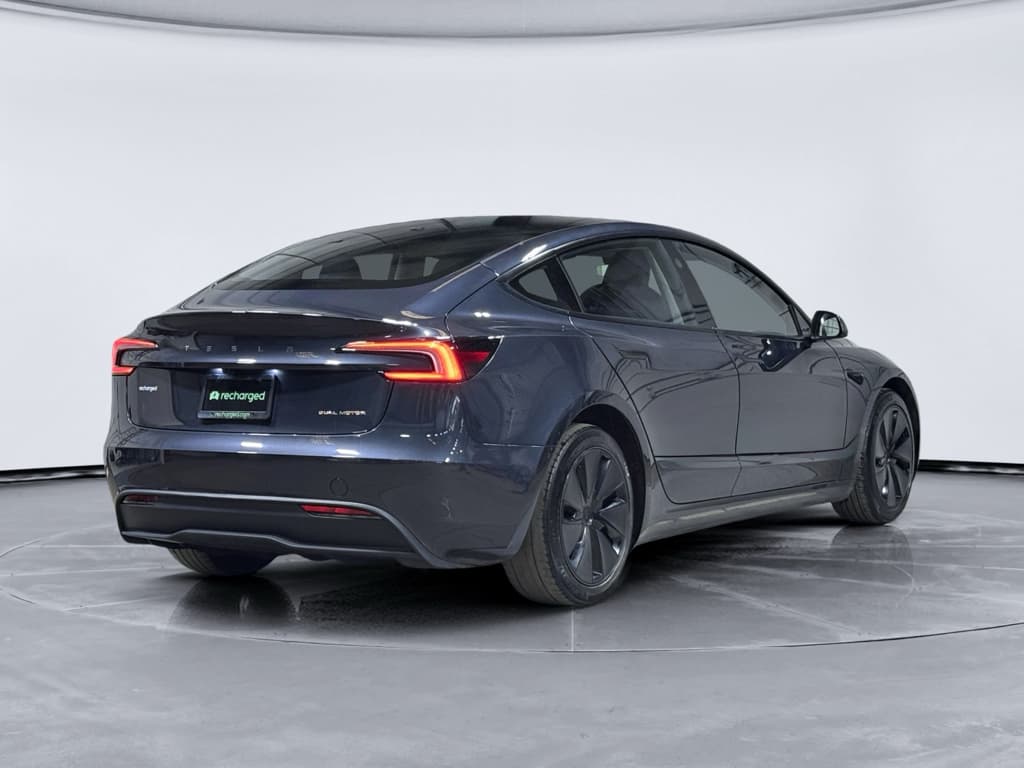 2024 Tesla Model 3 view 3