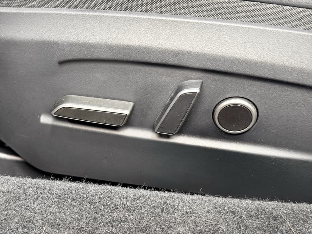 2024 Tesla Model 3 view 6