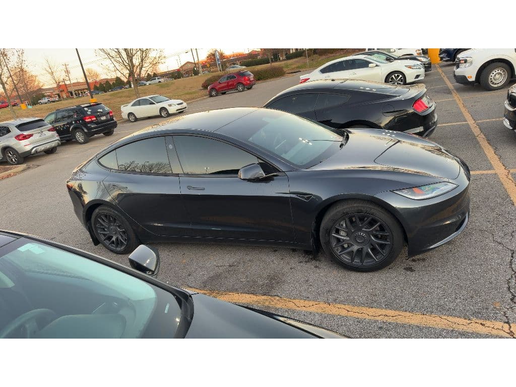 2024 Tesla Model 3 view 3