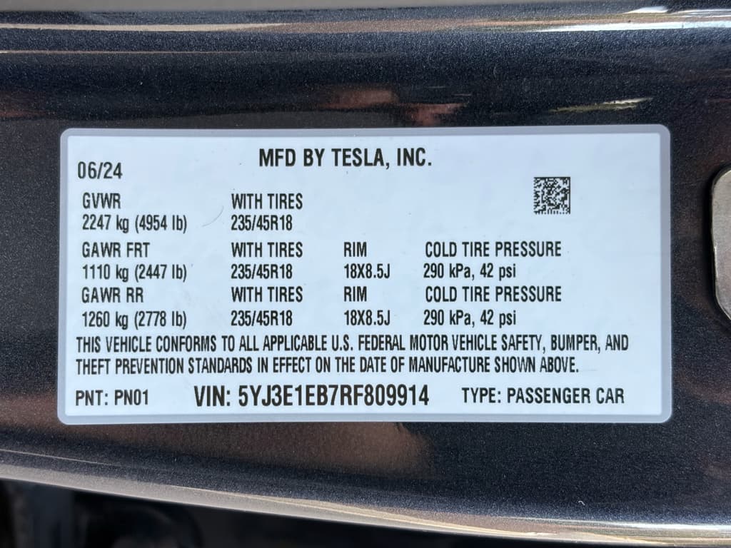 2024 Tesla Model 3 view 29