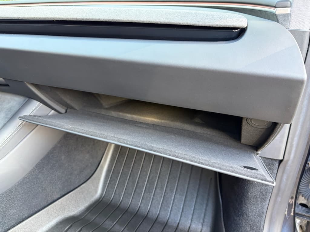 2024 Tesla Model 3 view 20