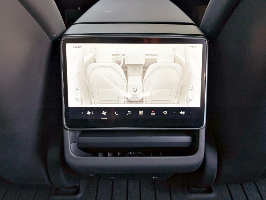 2024 Tesla Model 3 view 21