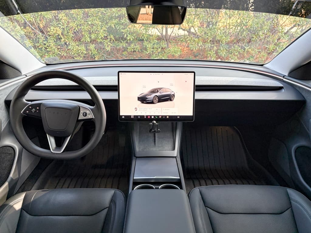 2024 Tesla Model 3 view 16