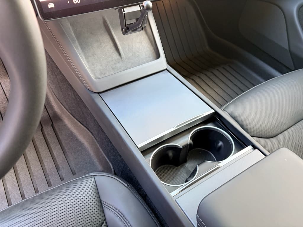 2024 Tesla Model 3 view 19