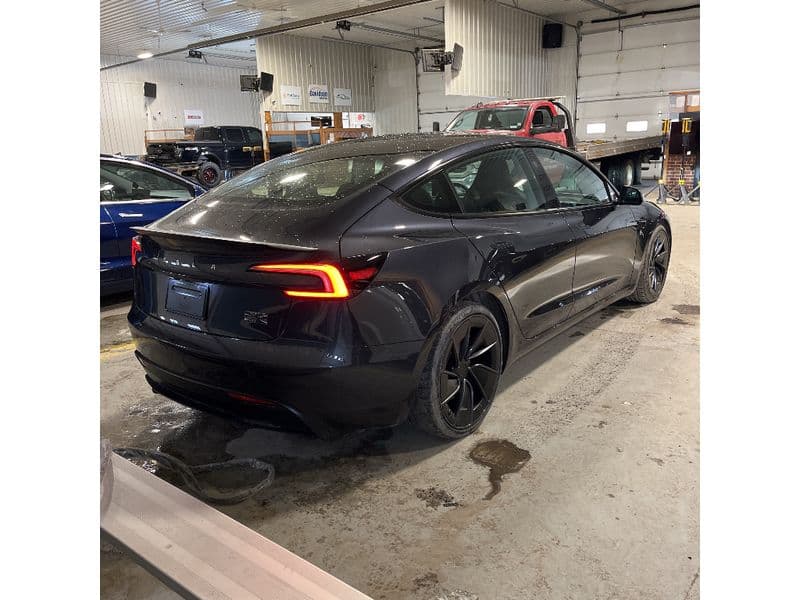 2024 Tesla Model 3 view 3