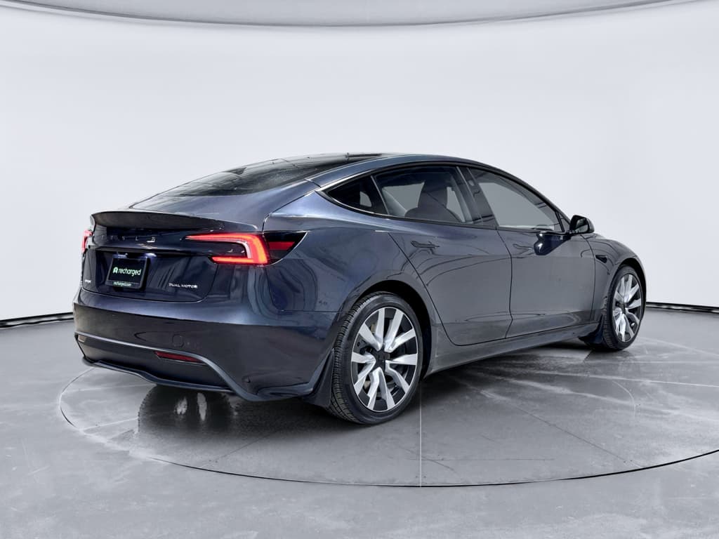 2024 Tesla Model 3 view 3
