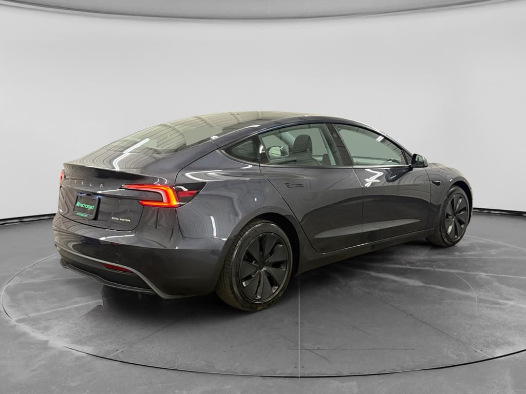 2024 Tesla Model 3 view 3