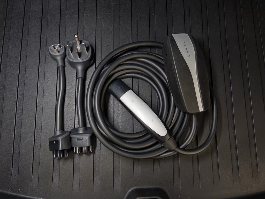 2024 Tesla Model 3 view 6