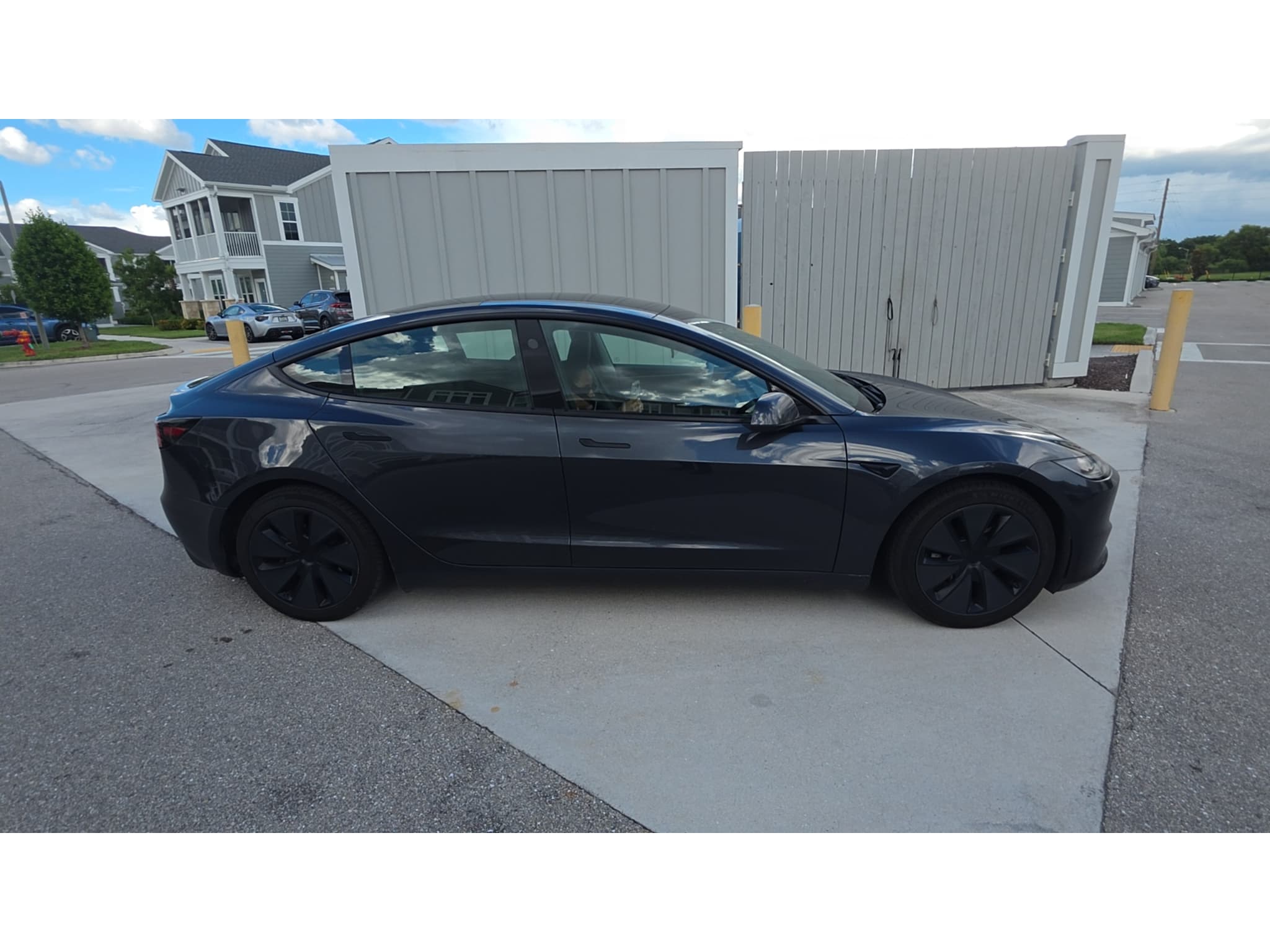 2024 Tesla Model 3 view 5