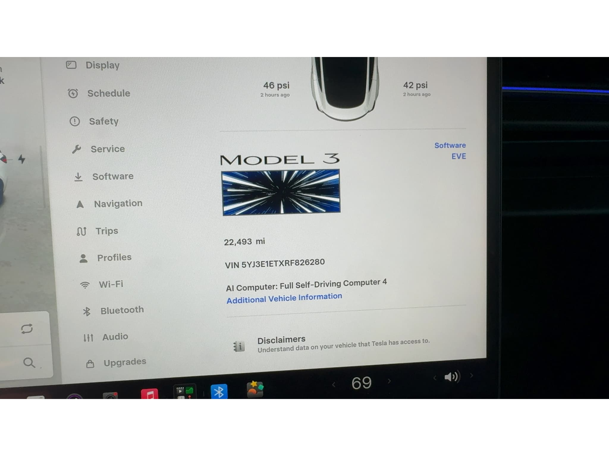 2024 Tesla Model 3 view 5