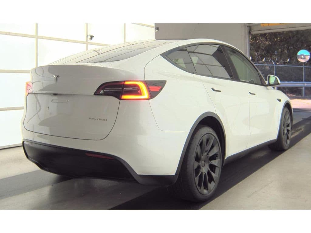 2023 Tesla Model Y view 3
