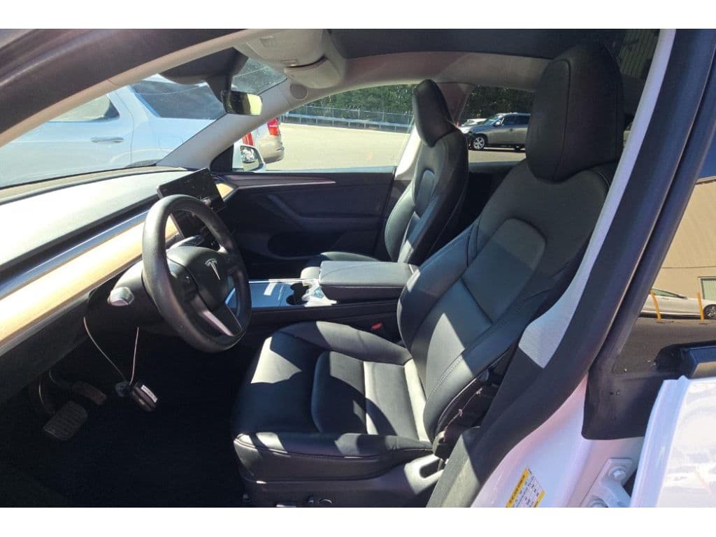 2023 Tesla Model Y view 5